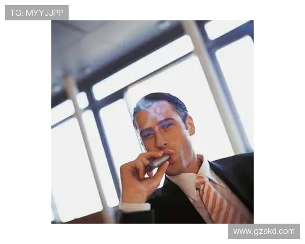 普拉多斯塞拉诺尼科联手揭示新闻真相背后的隐秘力量 普拉多斯塞拉诺尼科联手揭示新闻真相背后的隐秘力量