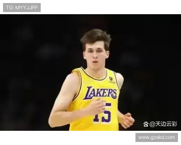 里夫斯单场爆砍51分打破落选秀纪录 范弗里特54分成新标杆